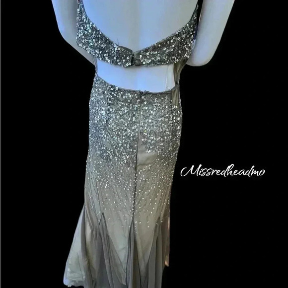 ~Long Sequin Dress~ with Flaws - Size 6 - Picture 4 of 10